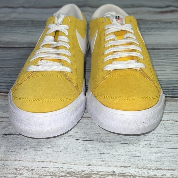 Nike Men's Blazer Low ‘77 Suede Speed Yellow/White-Speed Yellow-White Size 9 - Picture 5 of 9